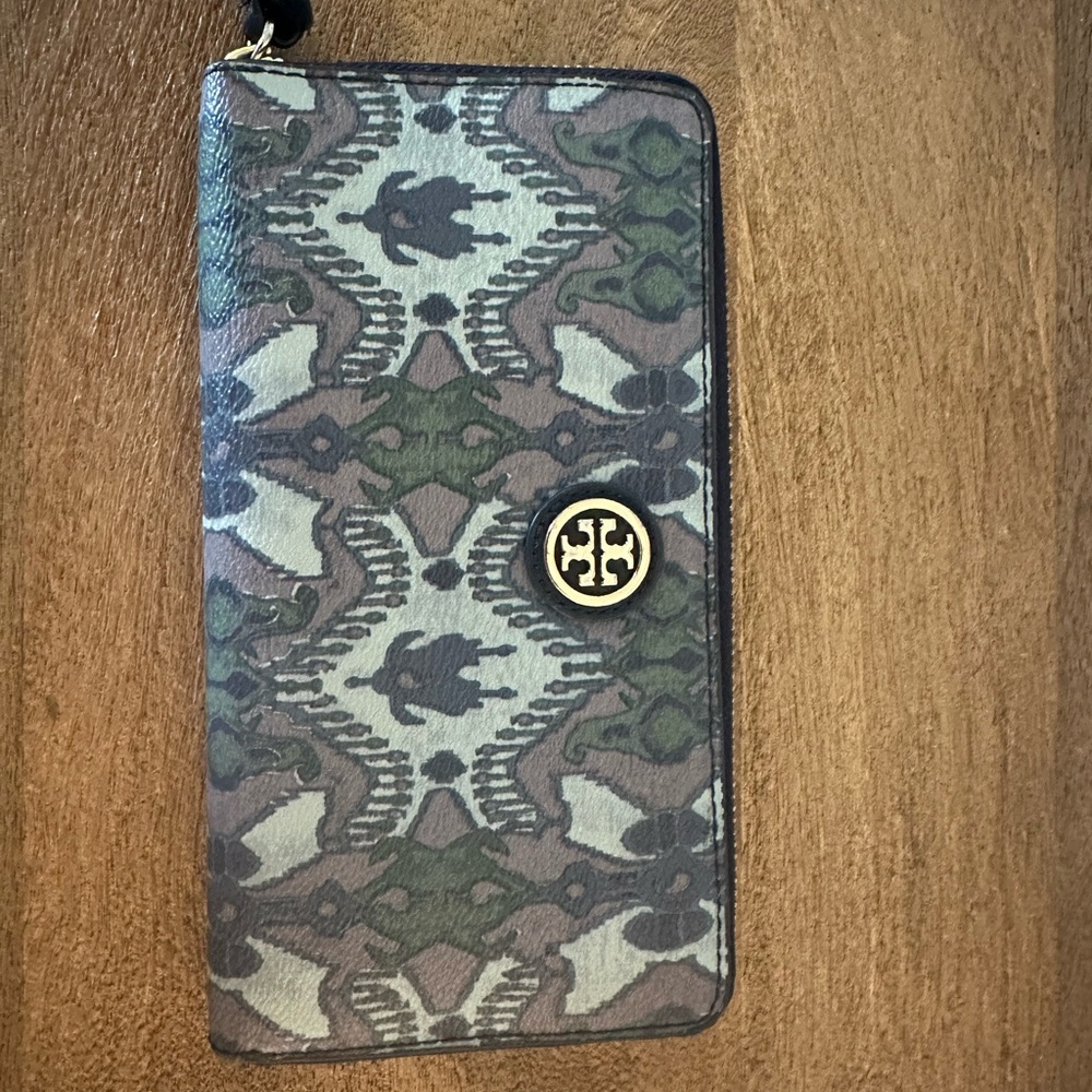 Tory Burch Multicolor Patterned Wallet